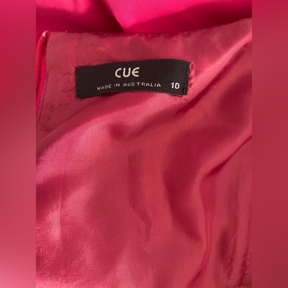 💥 SALE 💥 Cue mini dress with 80’s vibes - Picture 2 of 6